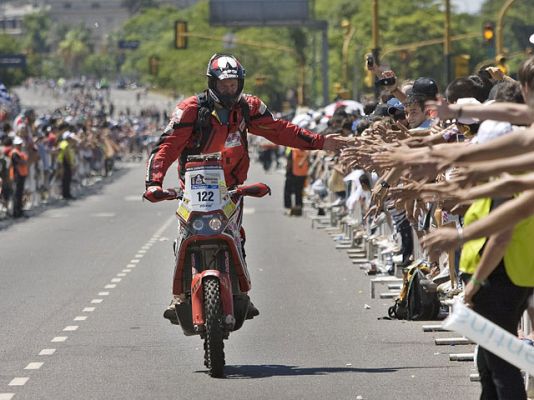 El Dakar parte rumbo a Victoria