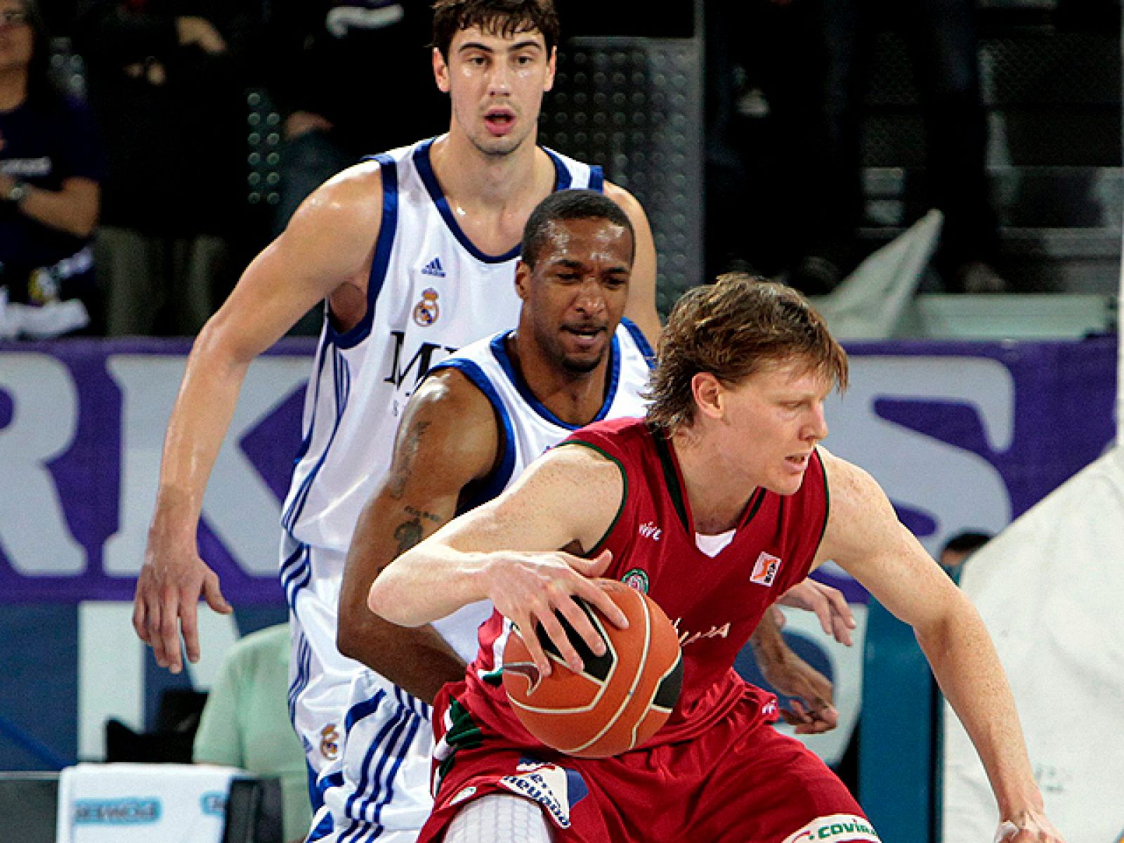 R. Madrid 84-57 CB Granada