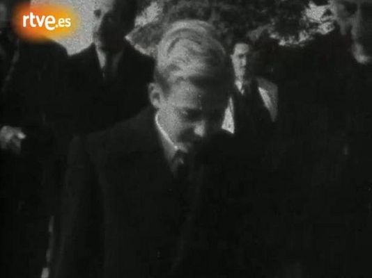 Personajes en el Archivo de RTVE - Juan Carlos llega a España (1948)