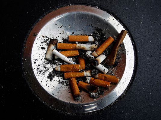  - 300 quejas por la ley antitabaco