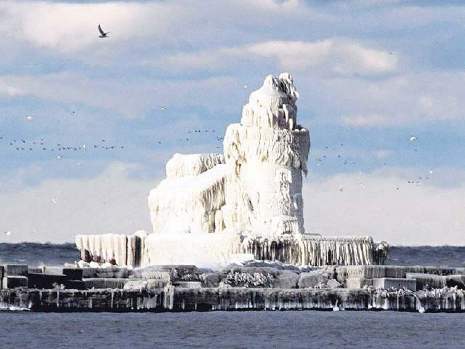 On Off: Un faro de hielo - On Off | Ver