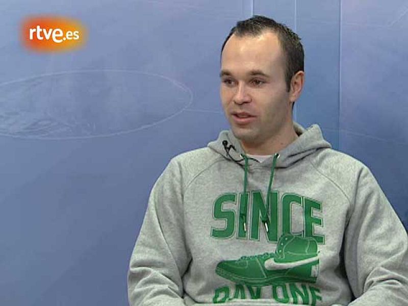 Andrés Iniesta, que ante todo se siente "parte de un equipo", del Barça y de la selección, es el principal candidato al Balón de Oro 2010, principalmente por el gol que dio la vuelta al mundo y que trajo el título mundial a España en el campeonato ju