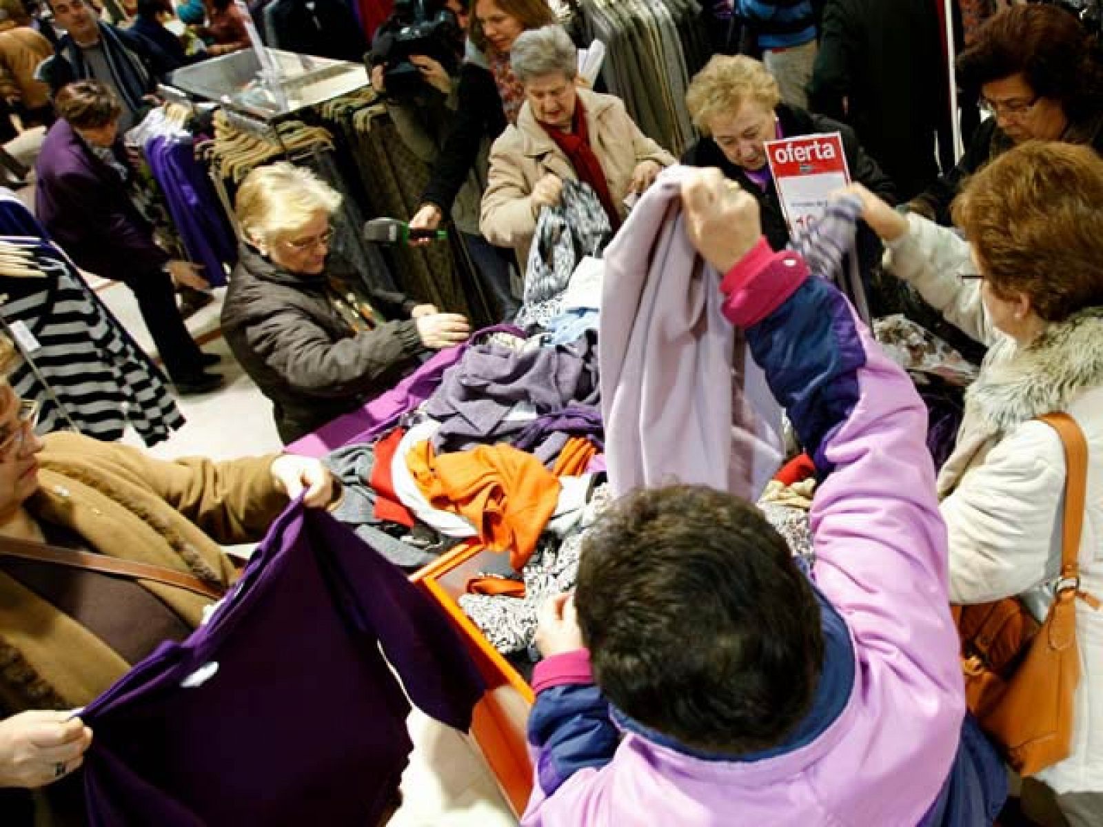 Telediario 2 en cuatro minutos - 07/01/11 | Ver