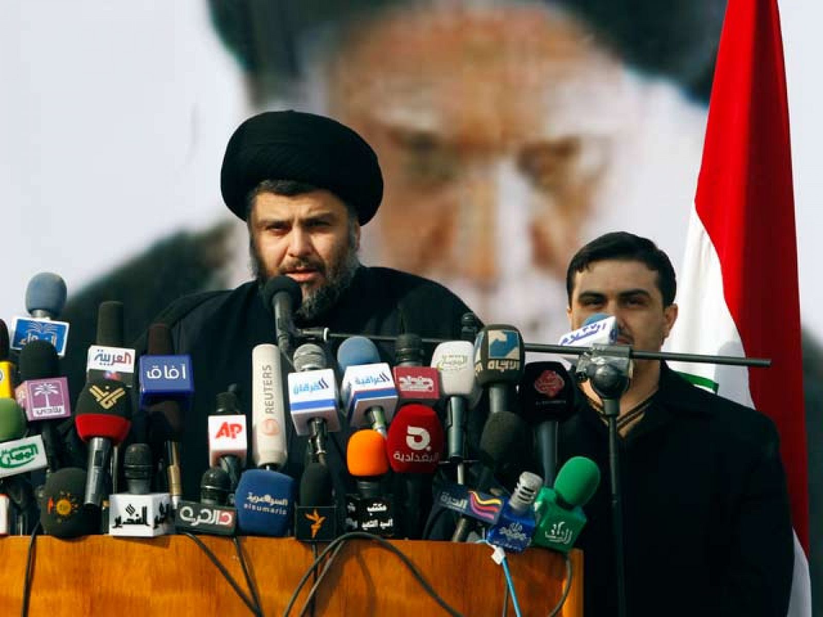 Múqtada al Sáder pide la expulsión de EE UU. de Irak por vías pacíficas | Ver