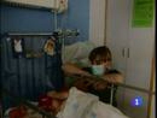 Telediario 1 - Ayuda por hijos hospitalizados