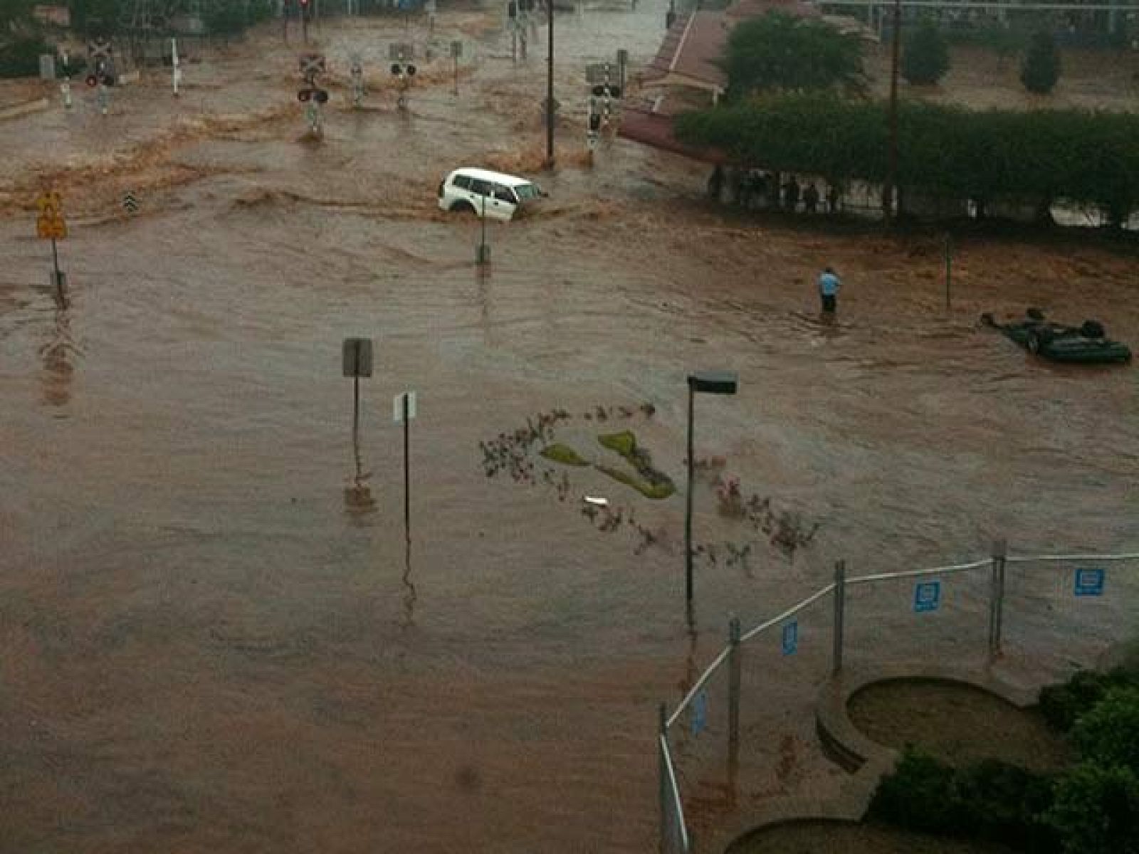 Al menos nueve personas han muerto y más de 60 están desaparecidas en las inundaciones de Australia