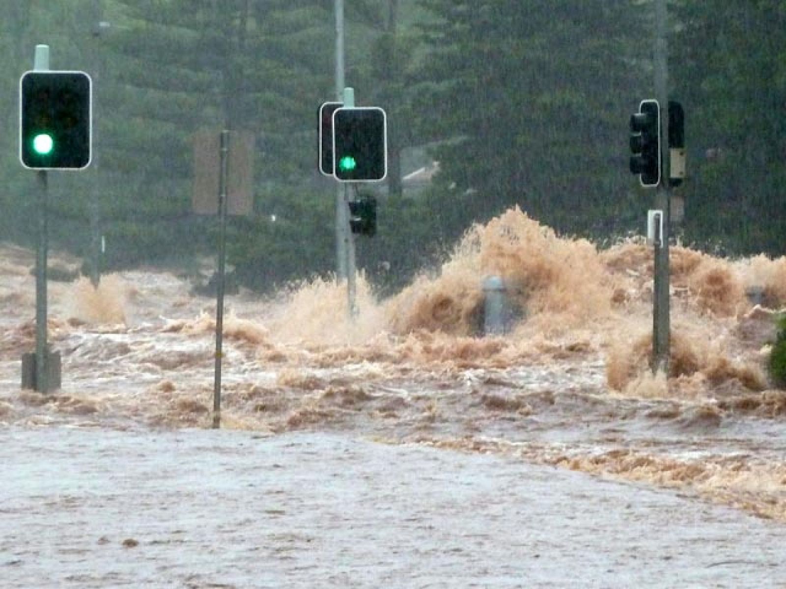 Telediario 1: Queensland bajo las aguas | RTVE Play