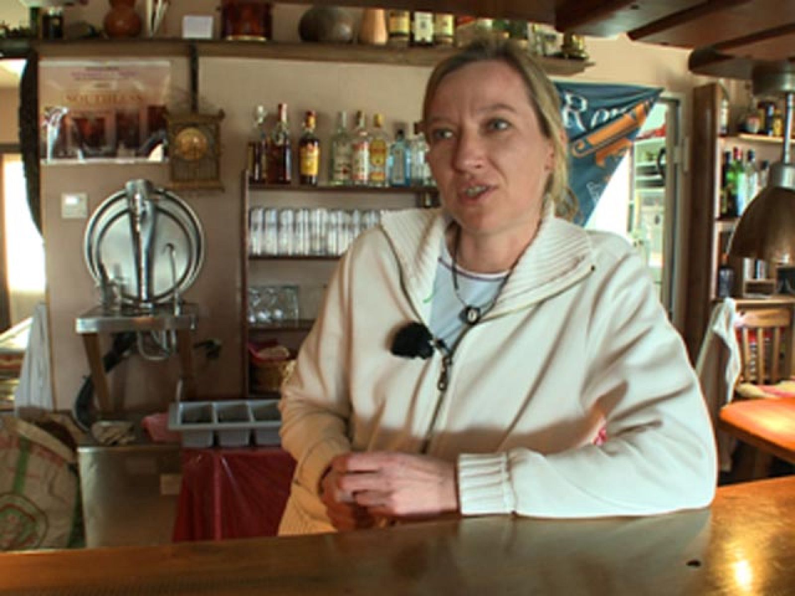  Destino: Madrid II, Elena