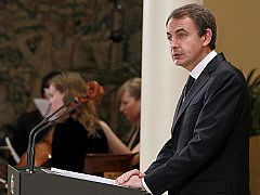 Zapatero: "Llegará el fin de ETA pero la memoria de las víctimas no se extinguirá"