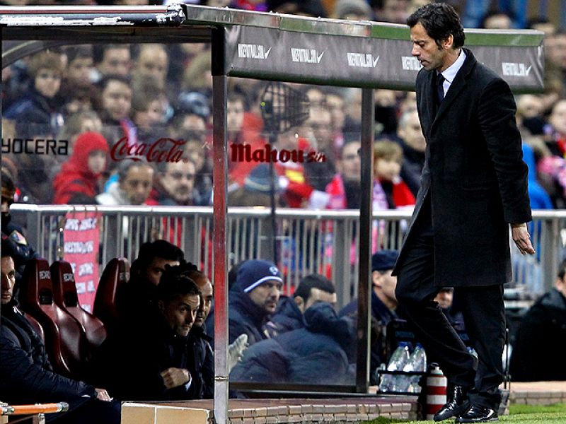 El Atlético de Madrid ya tiene a Juanfran. El hasta ahora jugador de Osasuna ha viajado a Madrid para pasar reconocimiento médico y firmar con el conjunto rojiblanco en la mañana de este miércoles. Además, se espera su incorporación a los entrenamien