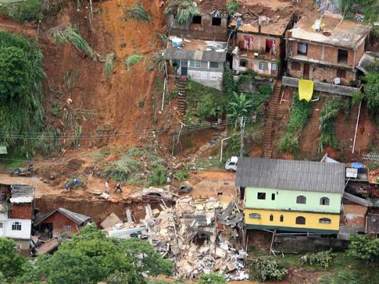 381 muertos por las inundaciones