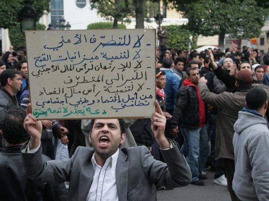  - Los tunecinos piden la dimisión de su presidente