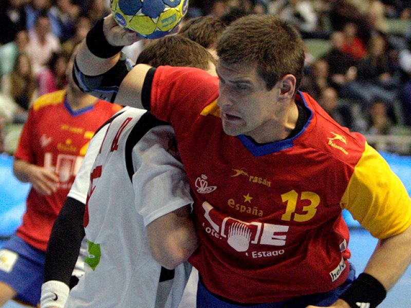 La selección española de balonmano está lista para su debut, este viernes frente a Bahrein, en el Mundial de Suecia, en el que tratarán de mejorar sus discretas actuaciones en sus últimas apariciones.