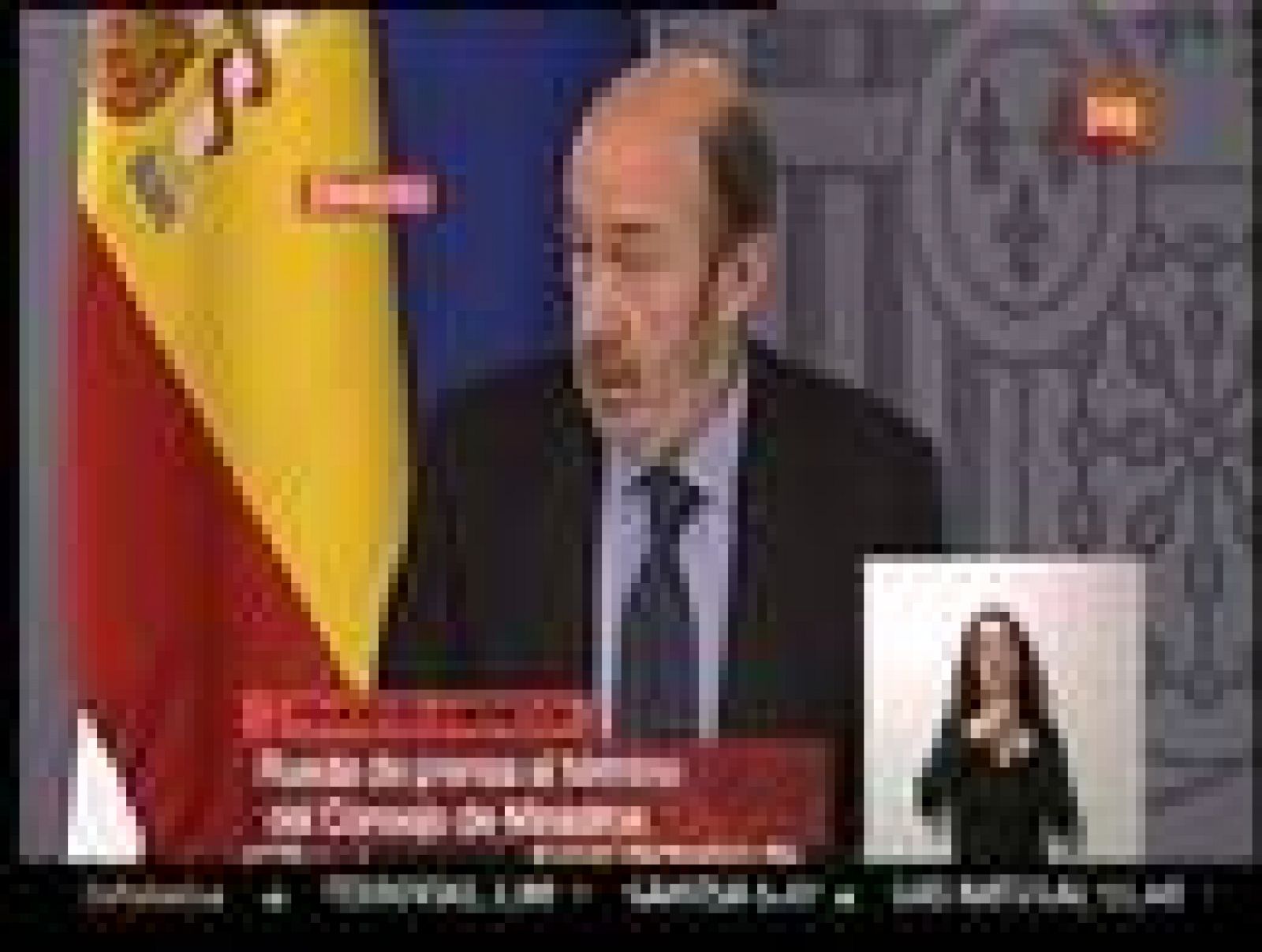 El Consejo de Ministros ha aprobado este viernes un real decreto por el que revoca la militarización del control del tráfico aéreo que está en vigor desde el pasado 4 de diciembre, mientras que la declaración del estado de alarma vigente desde ese mismo día se extinguirá a las 24 horas de este sábado 15 de enero, según han informado fuentes gubernamentales. "El objetivo ya se ha cumplido. Era conseguir la normalidad en los aeropuertos y así ha sido".
