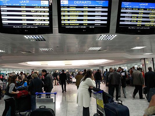 Telediario 1 - Turistas atrapados en Túnez