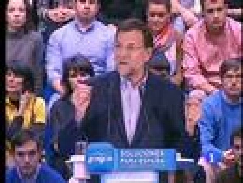  Mariano Rajoy ha clausurado en León la primera cumbre del Partido Popular en el Exterior. Han participado 25 presidentes o secretarios generales de los países donde el PP tiene presencia, y desde allí, Rajoy ha vuelto a criticar las medidas económic