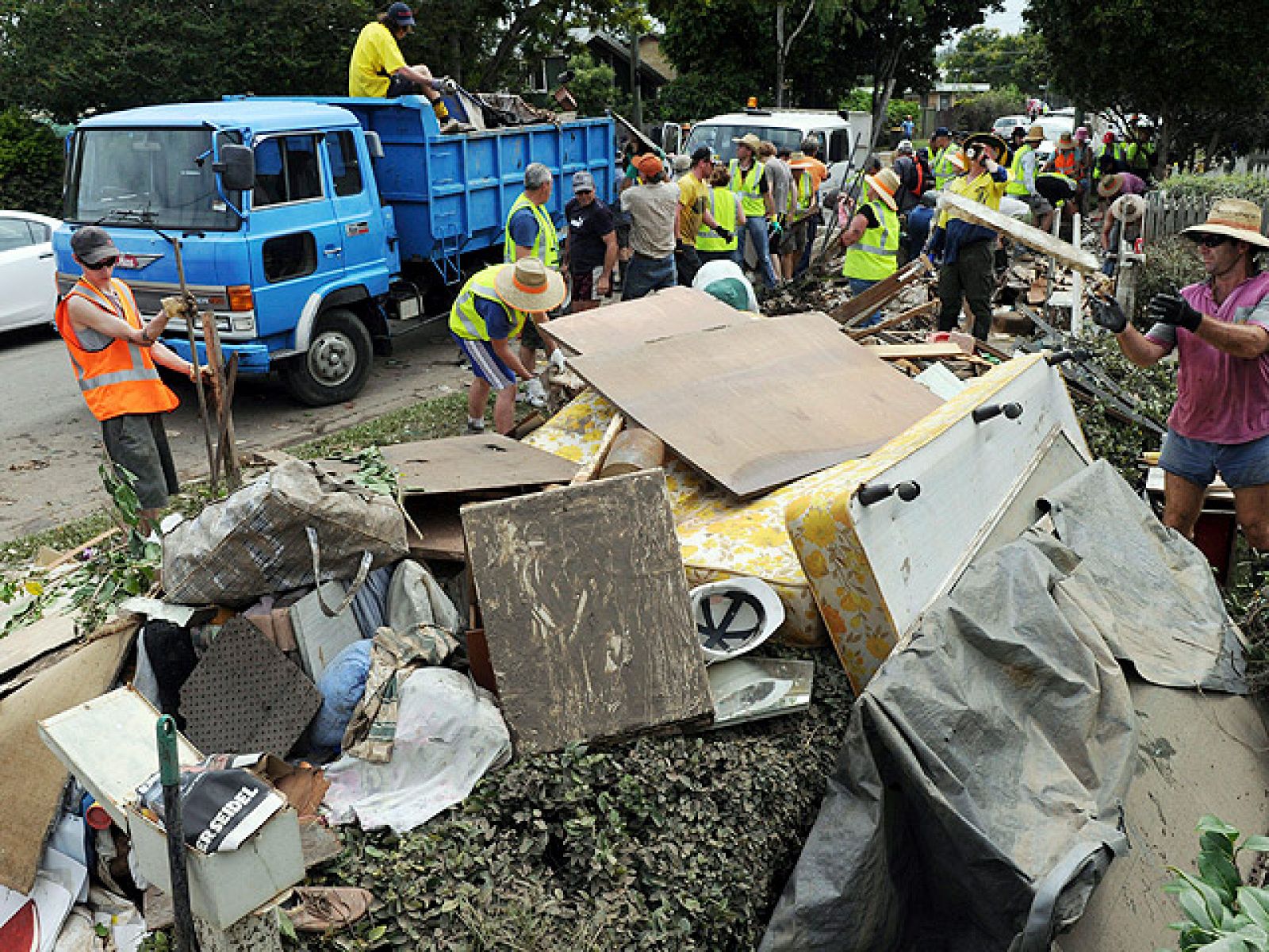 Labores de limpieza para recuperar la normalidad en Australia
