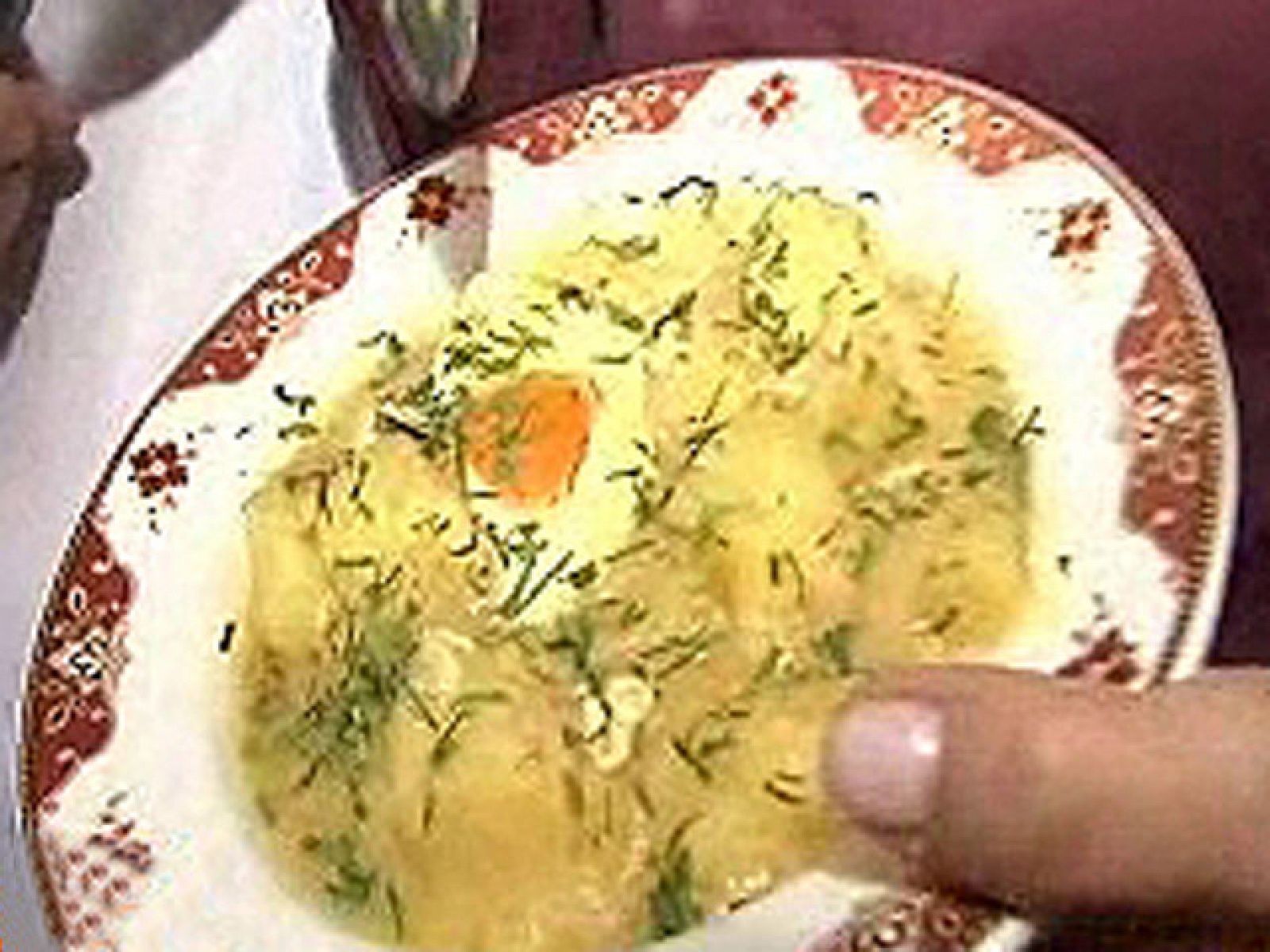 España Directo - Patatas en salsa verde con merluza