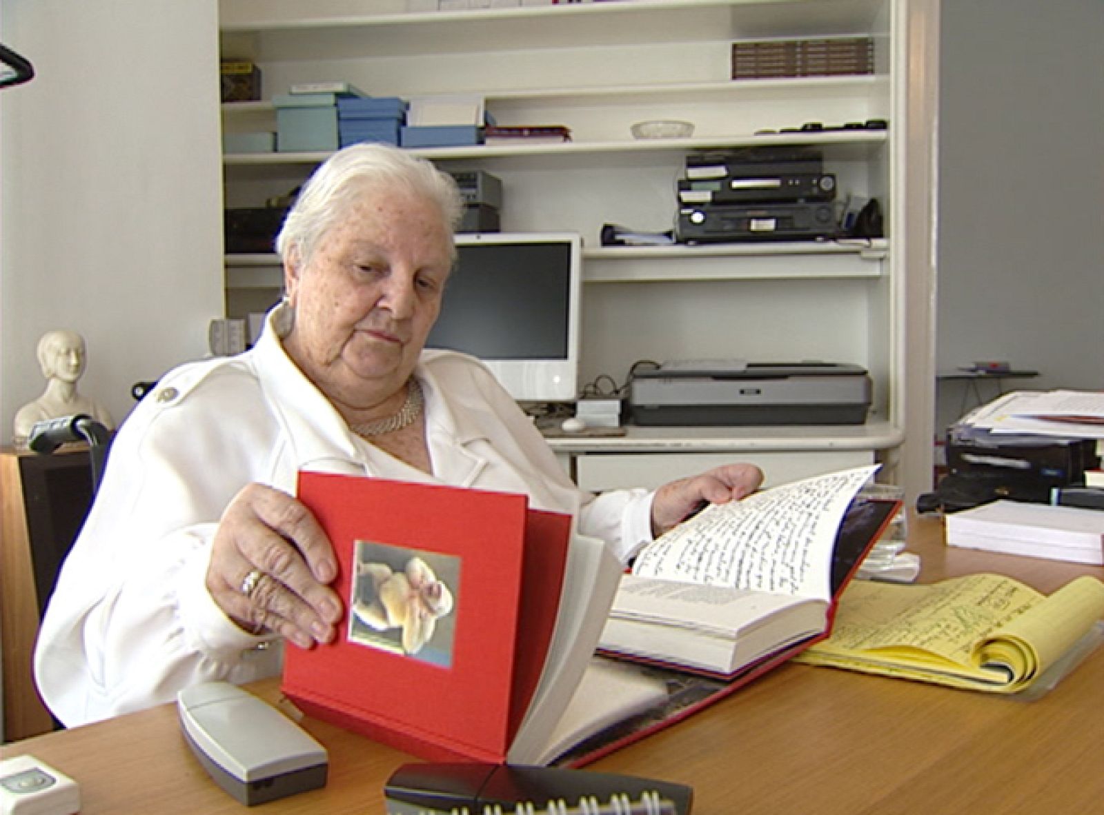 Manuscritos, cartas o fotografías de Carmen Balcells