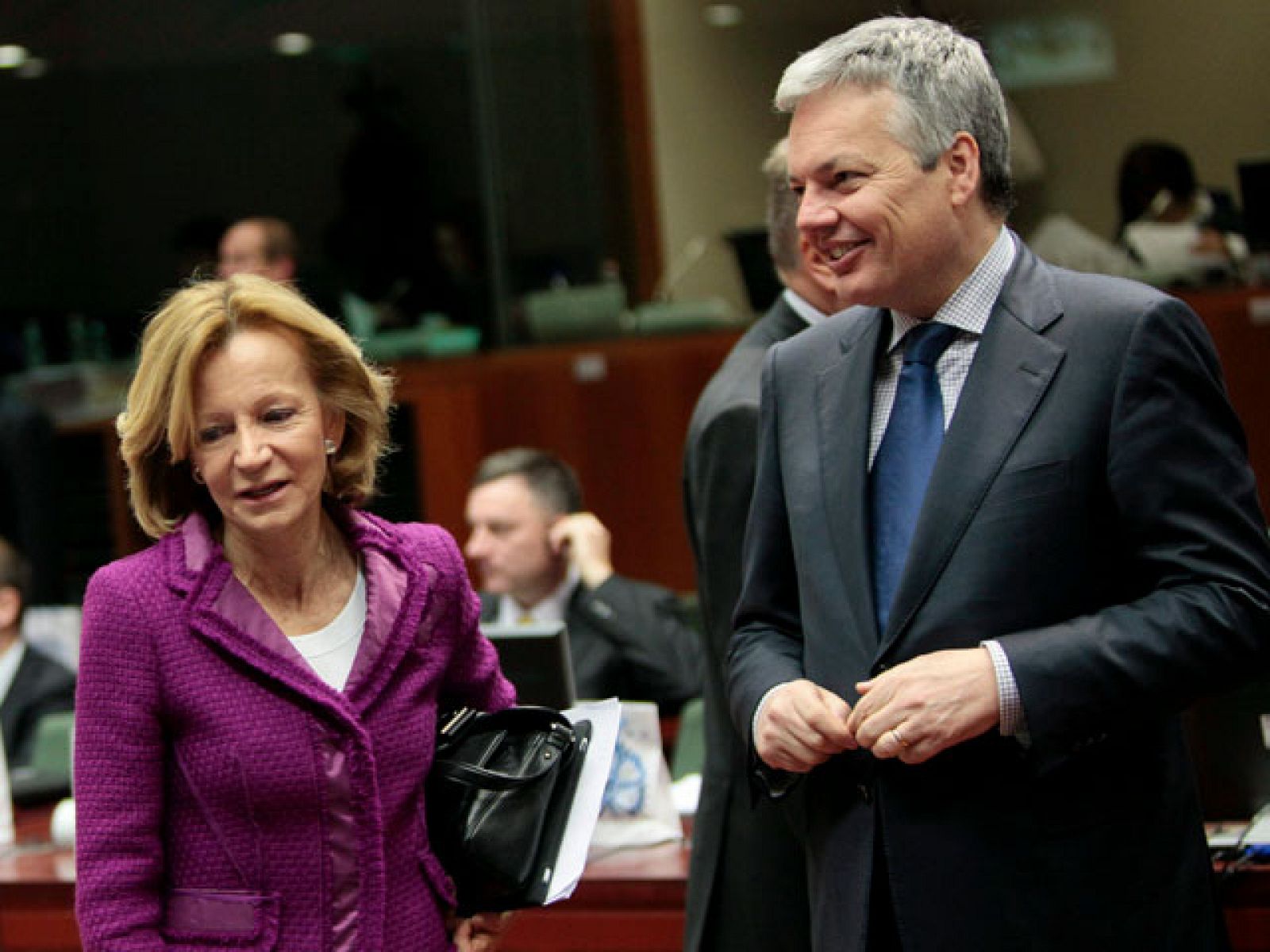 Los ministros de Economía y Finanzas de la UE acuerdan nuevos test de estrés a la Banca | Ver