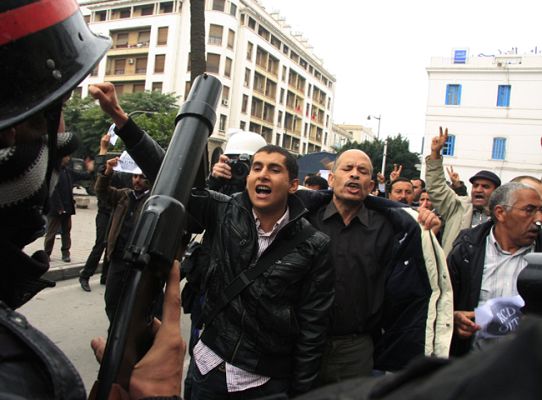 Telediario 1 - Continúan las protestas