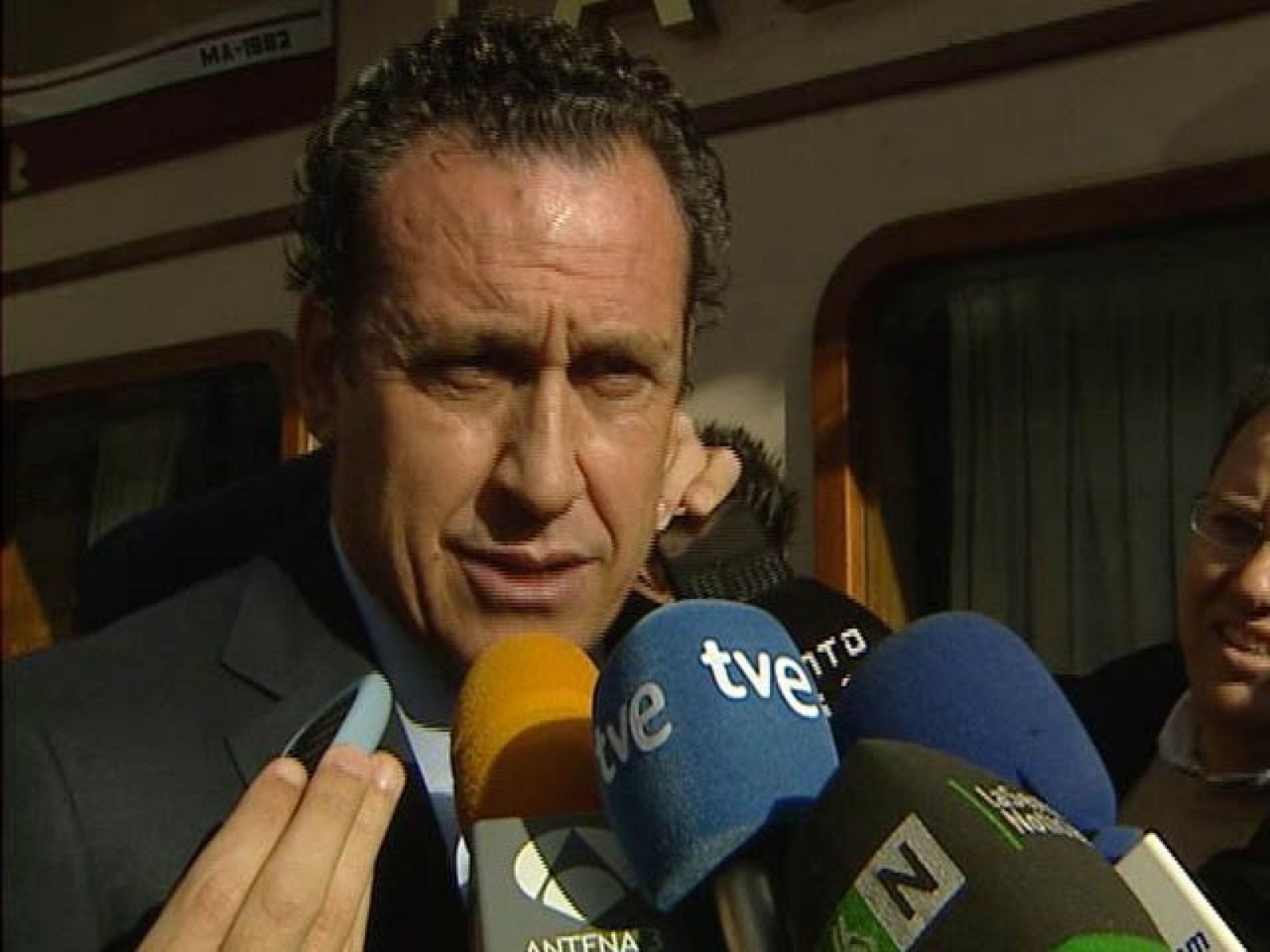 Jorge Valdano ha asegurado que no tiene ningún problema con el entrenador José Mourinho.