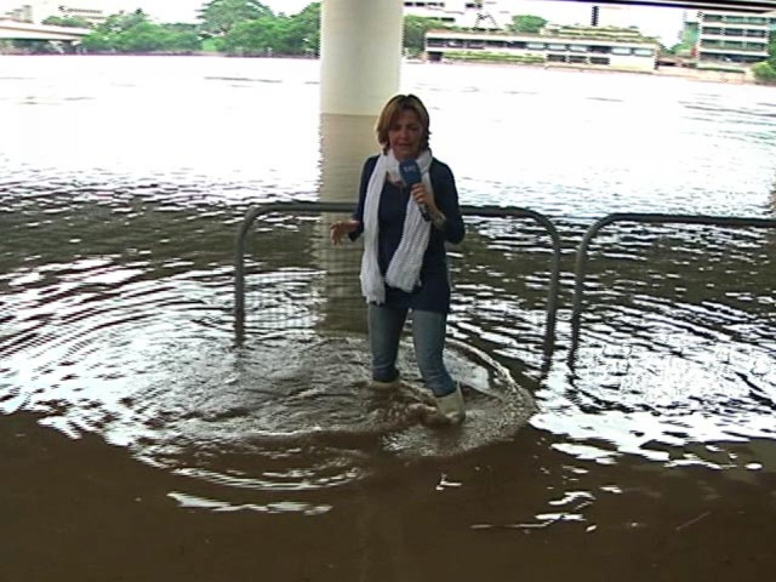 Almudena Ariza recibe el premio a la mejor corresponsal en el exterior | Ver