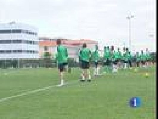 Telediario 1 - El Racing visita el Camp Nou