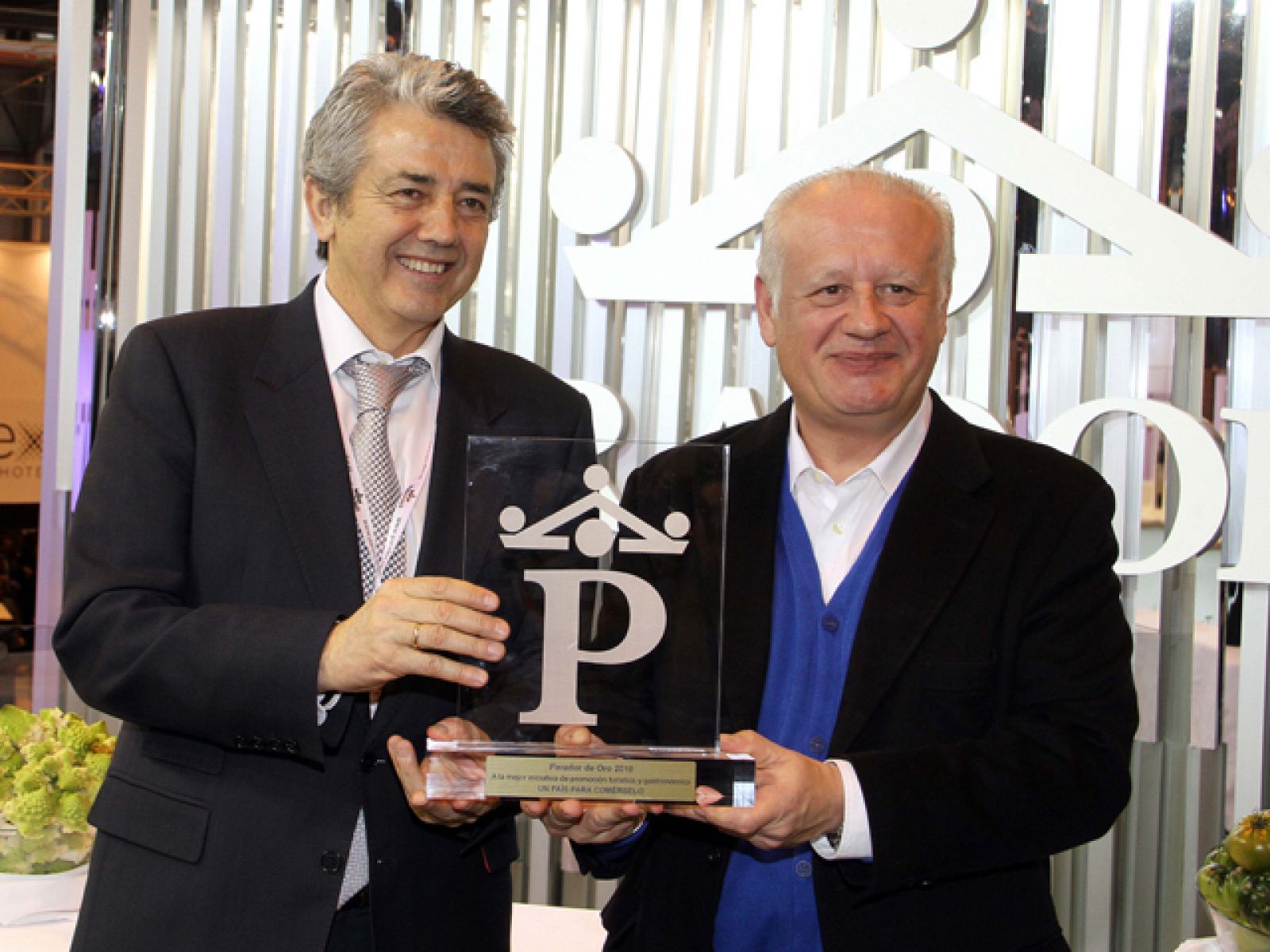  Premio Parador de Oro a "Un país para comérselo"