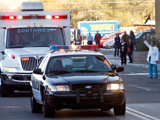 Gabrielle Giffords deja el hospital