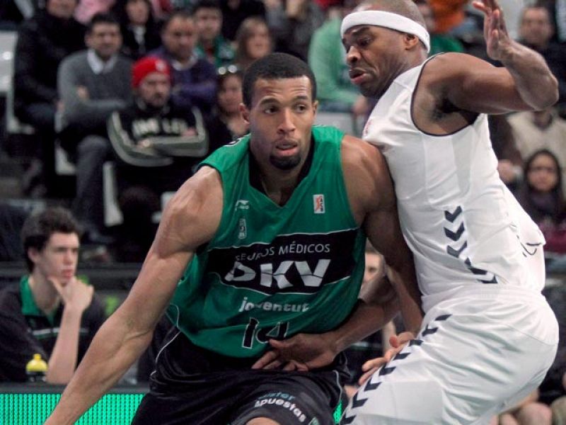 El DKV Joventut no superó la baja de Carl English y cayó claramente (59-79) ante un Cajasol que rompió una racha de cuatro derrotas seguidas en la liga ACB.