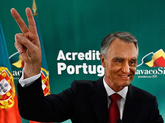 Telediario 1 - Cavaco, reelegido en Portugal