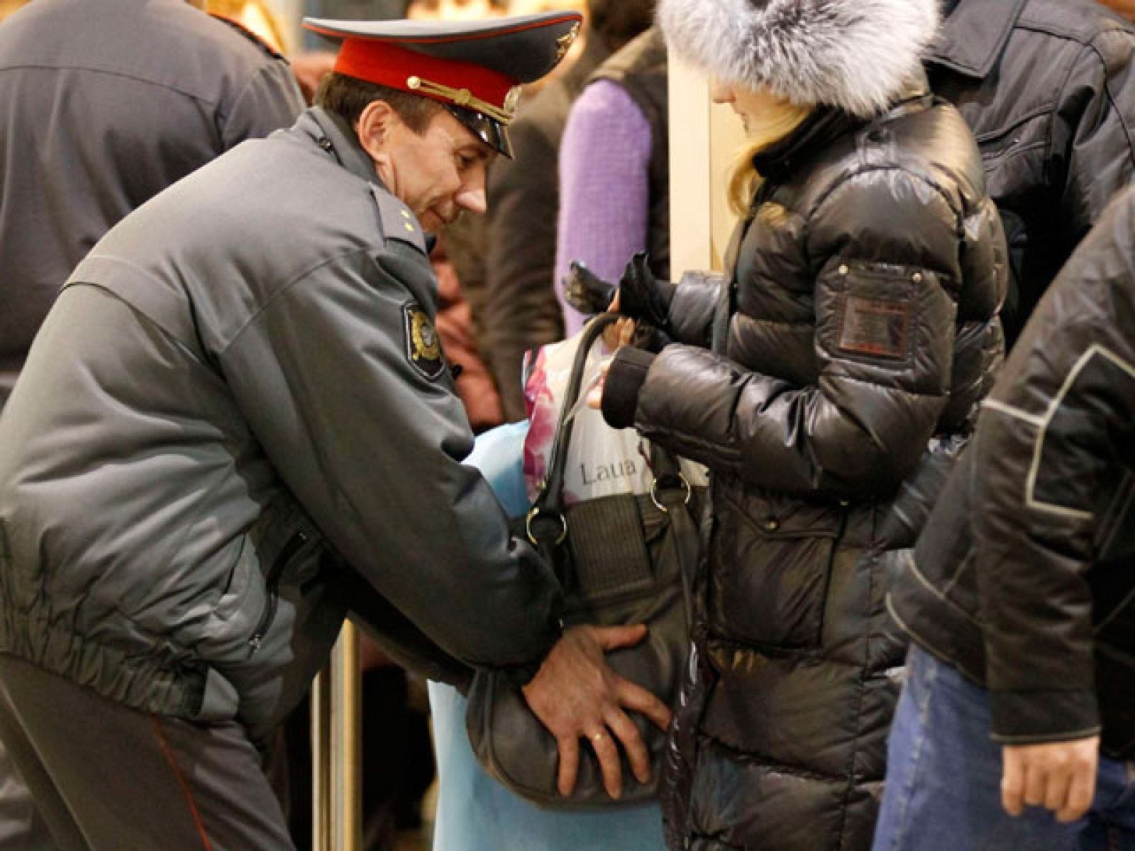 35 muertos en un atentado en el aeropuerto de Domodedovo en Moscú | Ver