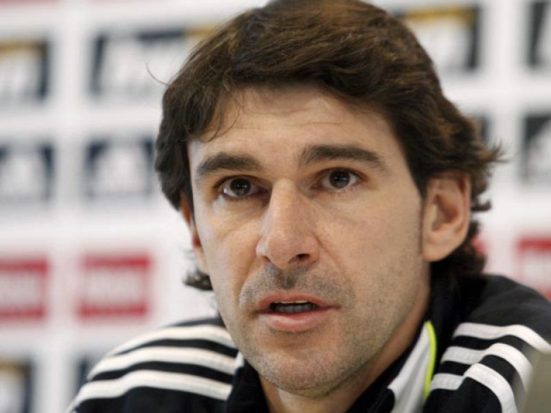 Mourinho no habla, no hay explicaciones, al menos del entrenador portugués. Antes de unas semifinales de Copa, que el Real Madrid no juega desde hace cinco años, el hombre que ha dado la cara ha sido Aitor Karanka, según el club para no crear polémic