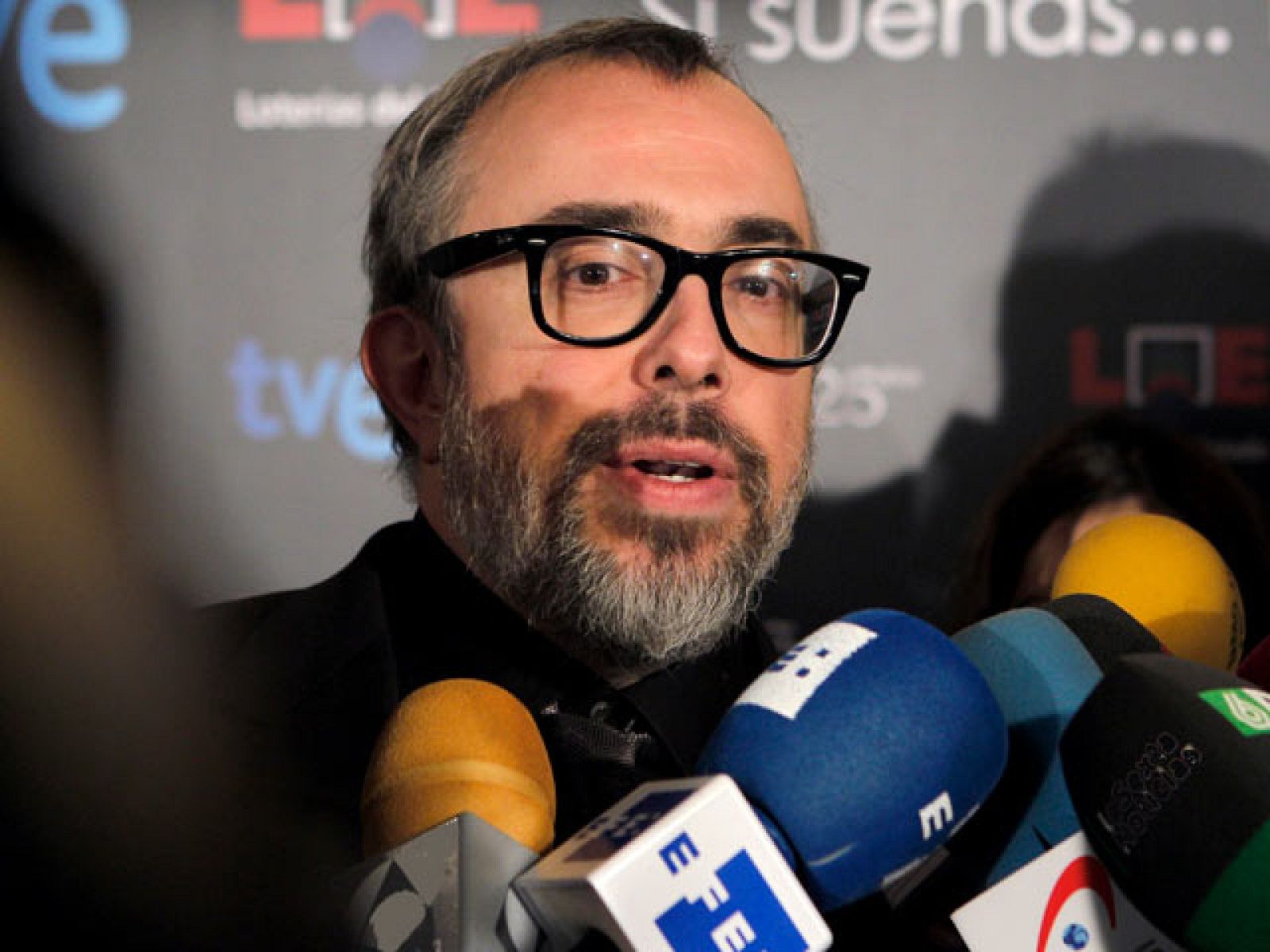 La 2 Noticias: PSOE y PP aprueban la 'Ley Sinde' | RTVE Play