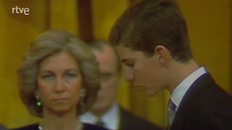  El príncipe Felipe jura la Constitución (1986)