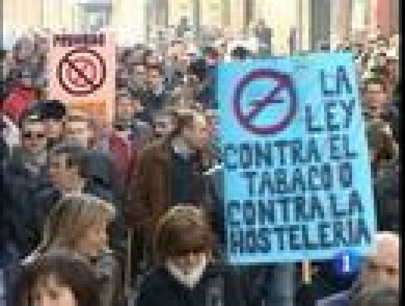 Primera manifestación convocada por el sector de la hostelería contra la Ley antitabaco