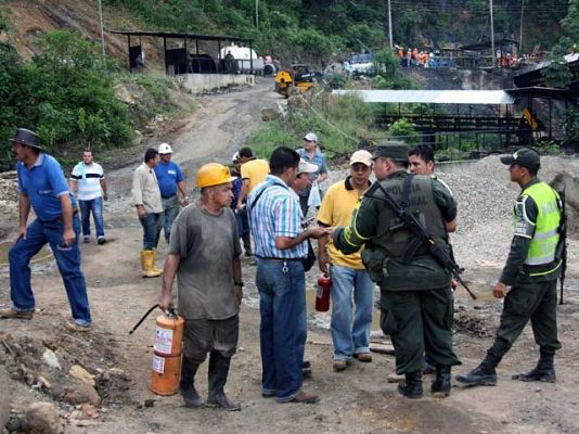 Telediario 1 - Veinte mineros mueren en Colombia