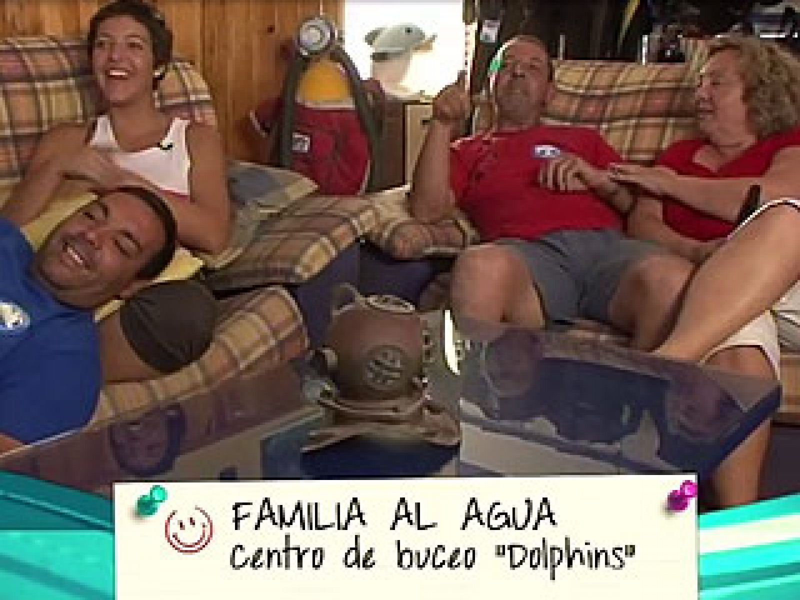 En familia - Familias S.A. - Centro Dolphin de buceo
