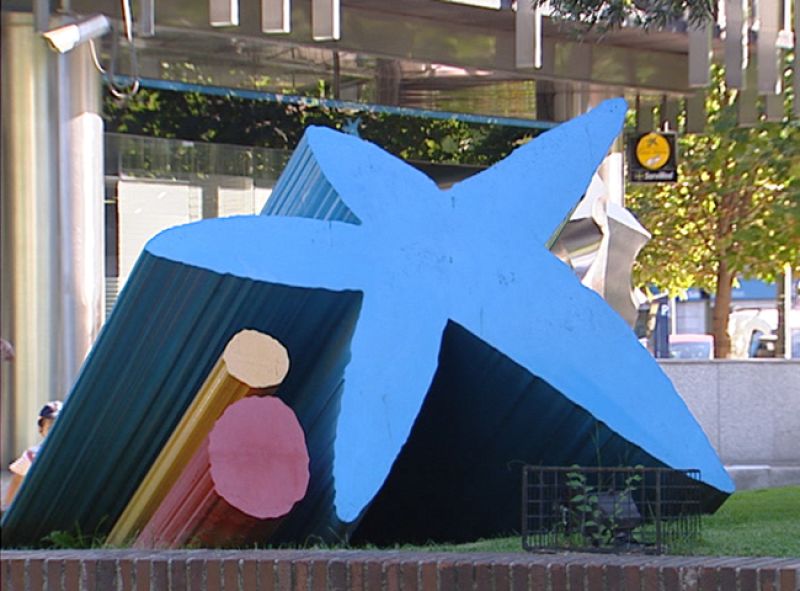 La Caixa, cuarto grupo financiero español, estudia convertirse en un banco