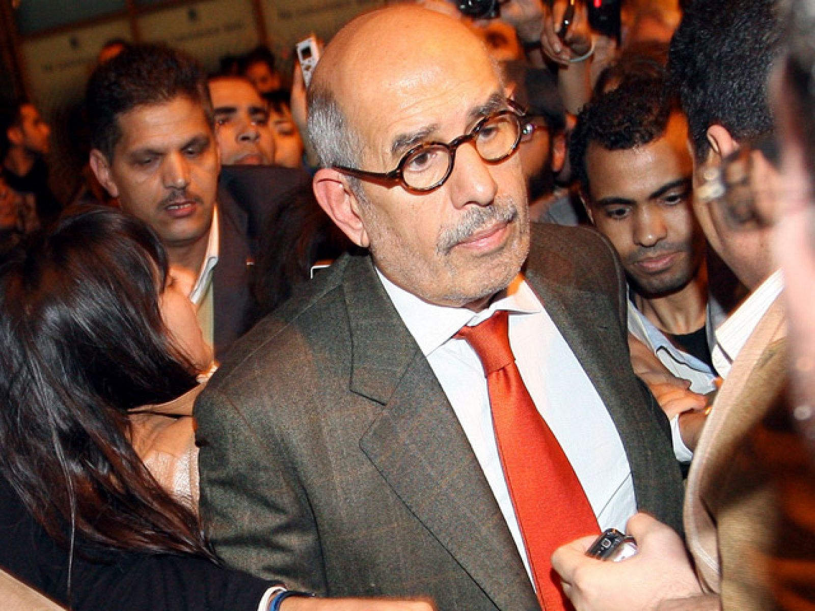 Regresa a Egipto el premio Nobel de la Paz y lider de la oposición Mohamed El Baradei