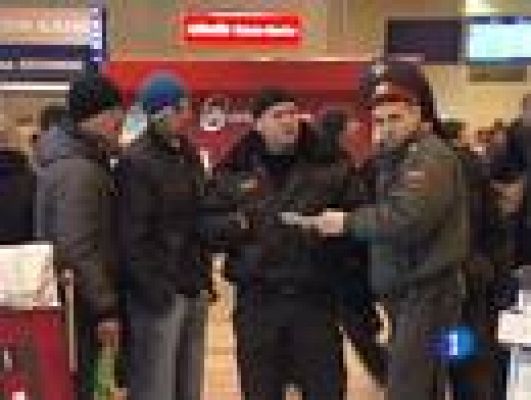 Telediario 1 - Continúa la investigación en Moscú