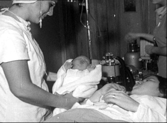 Telediario 1 - 261 casos de adopciones falsas